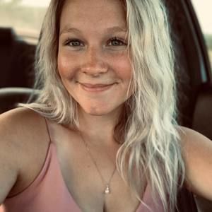 Meet your Posher, Caitlin